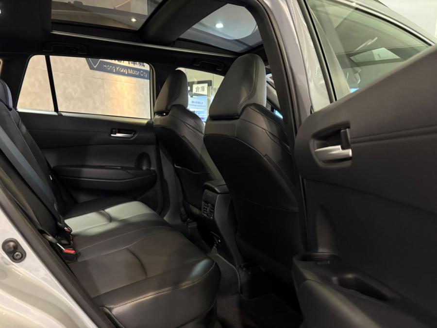 Corolla Cross Hybrid - Image 4
